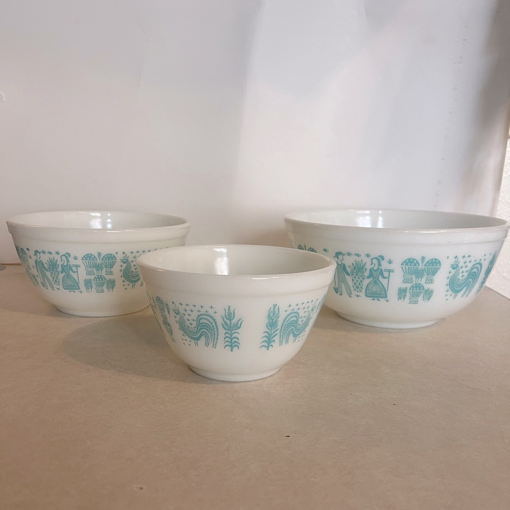 Vintage Pyrex Amish-Butterprint Turquoise 3 Mixing Bowls